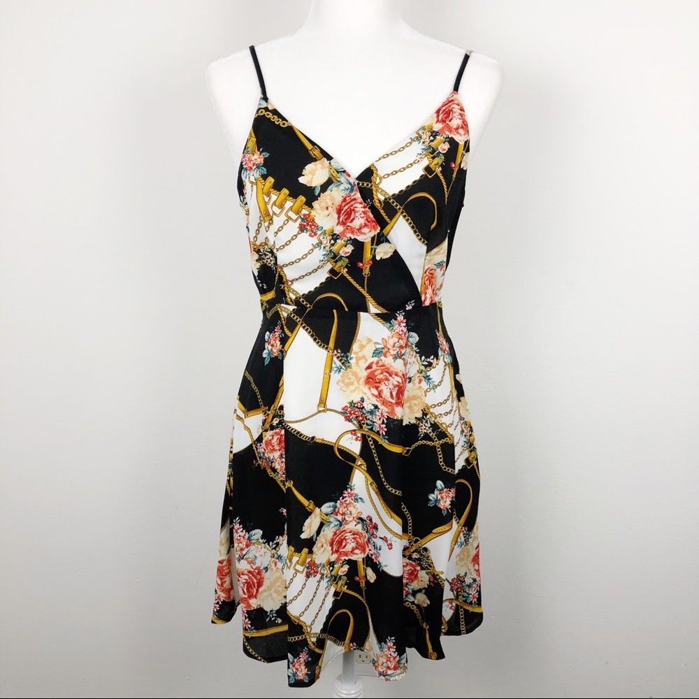 NWT Gilli Floral Sleeveless Chain Detail Dress Medium Adjustable Straps